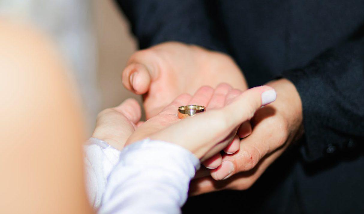 Trouwringen in roségoud: De perfecte symbolen van liefde en elegantie