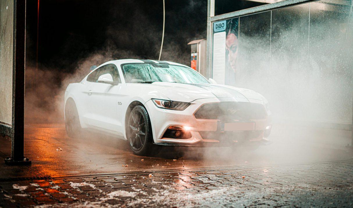 Hoe regelmatig wassen de levensduur van je auto verlengt