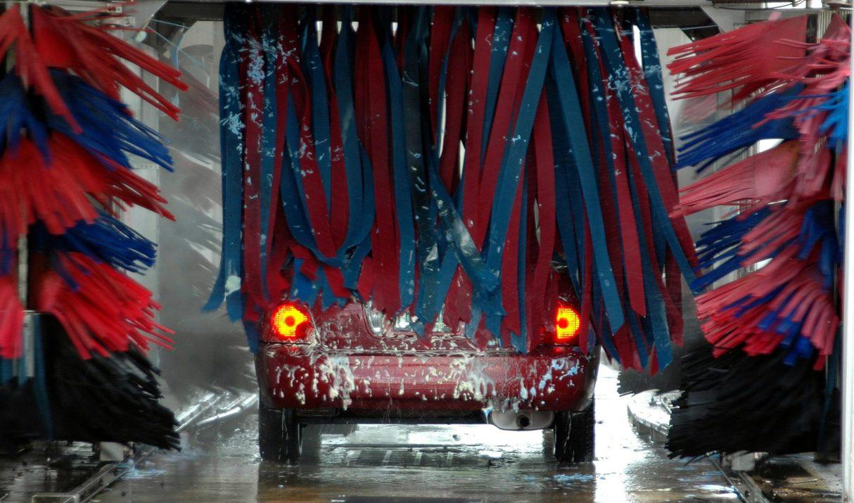 Waarom een wasstraat milieuvriendelijker is dan thuis wassen